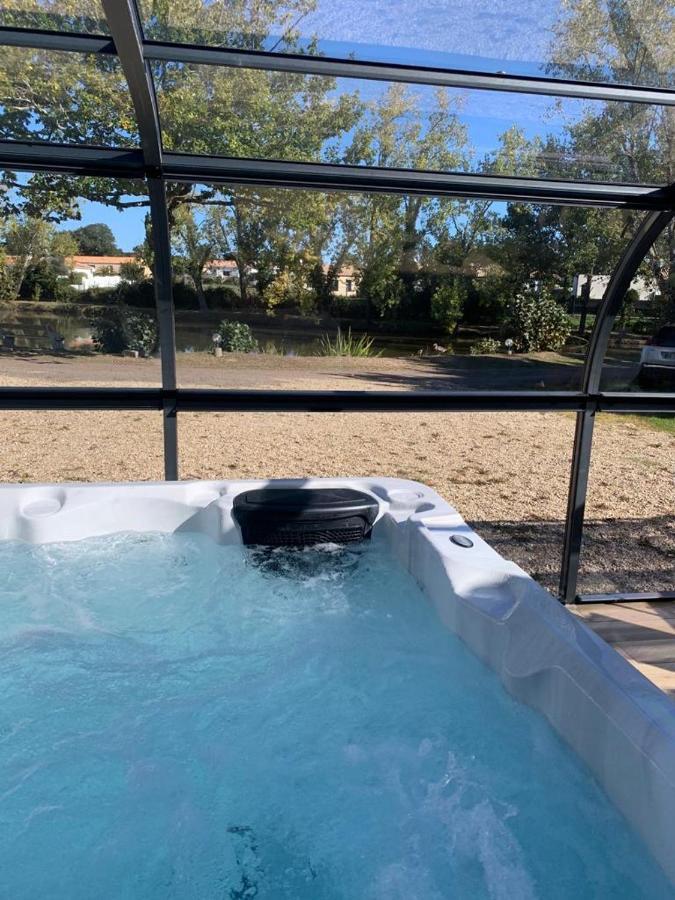 Maison Avec Jacuzzi Proche Plages Avrille  Exterior photo